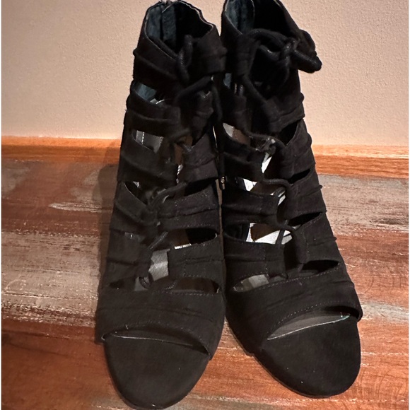 BCBG gladiator cage lace up zipper back high heel suede 8.5M never worn shoes - Picture 4 of 9